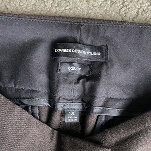 Express Editor very comfortable pant with clean lines!  Size long!